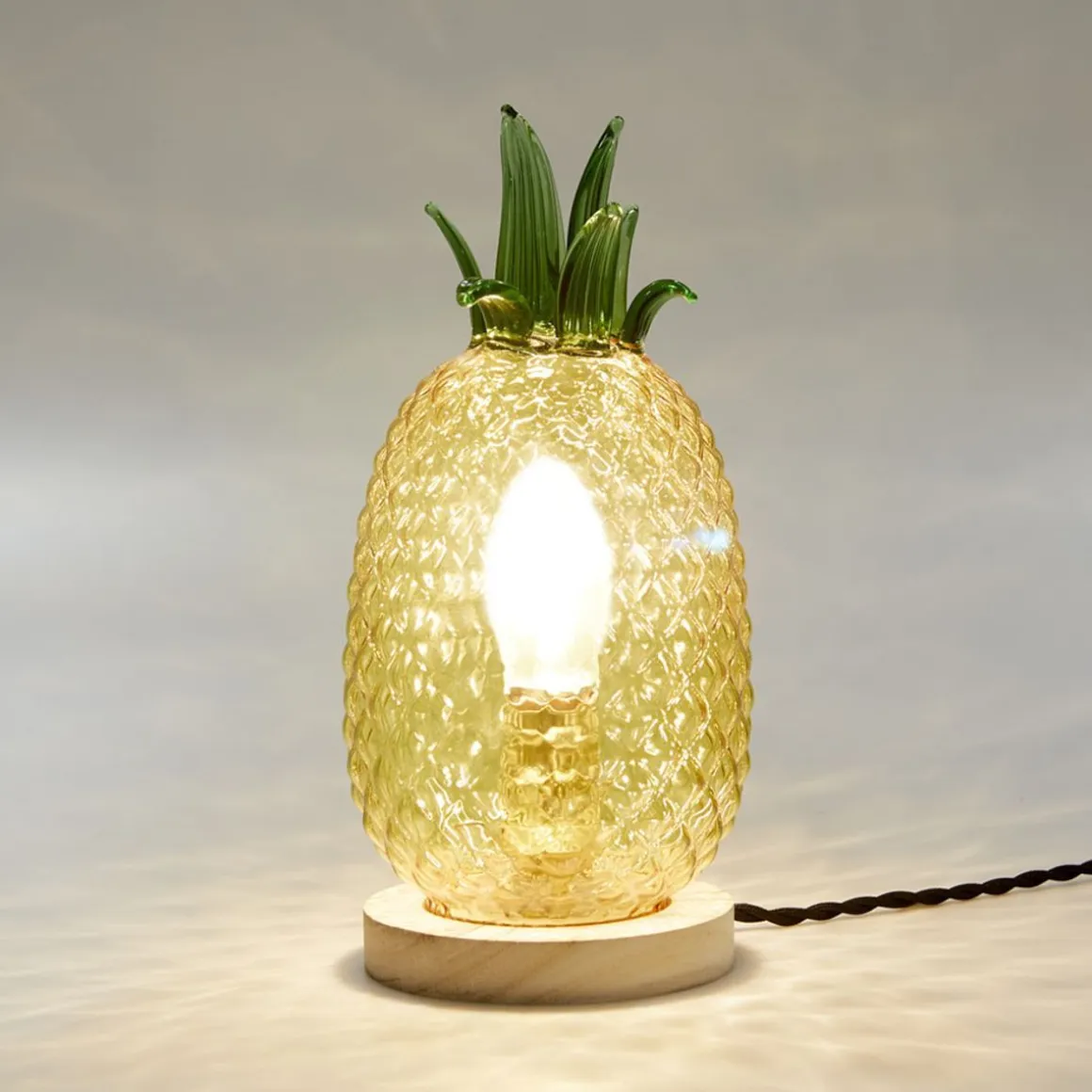 Lampa Stolowa Pineapple W Ksztalcie Ananasa 32X13X13 Cm